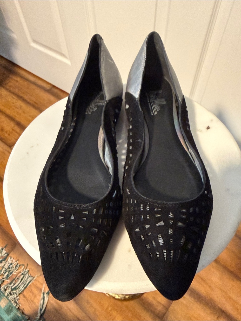 Belle Sigerson Morrison Women’s Black Silver Laser-Cut Pointed Toe Flats size 6